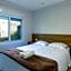 Feet on Orla Bardot! Seafront condominium, house with 4 suites BZ48
