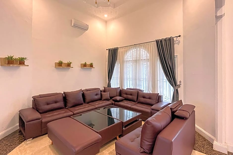 Moresto Hotel Mitra RedDoorz