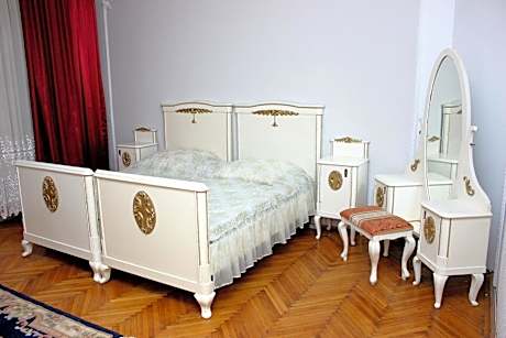 Superior Twin Room with Shared Bathroom