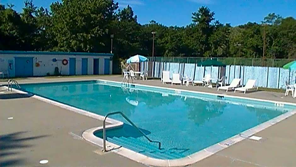 Tides Inn at Stehli Beach