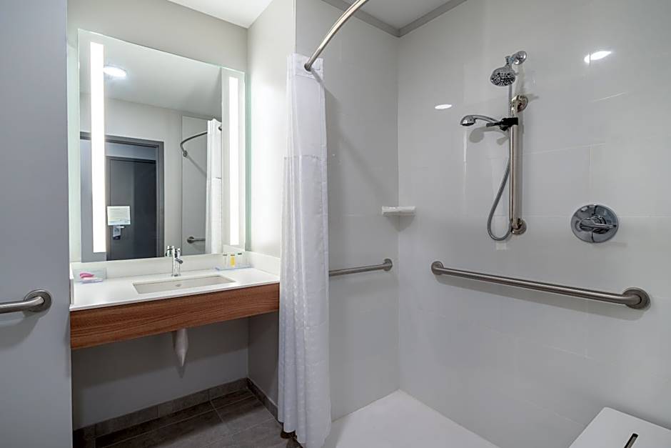 Microtel Inn & Suites by Wyndham Winchester
