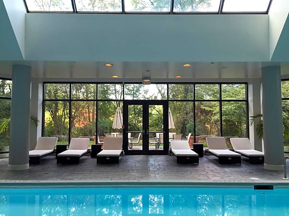 Hilton East Brunswick