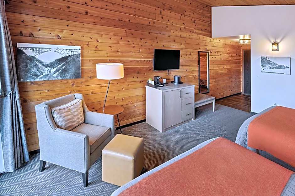 Denali Bluffs Hotel