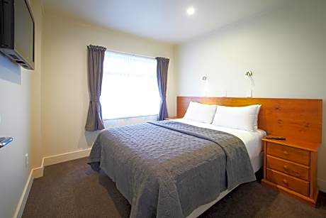 Executive One-Bedroom Apartment - 2 Queen Beds