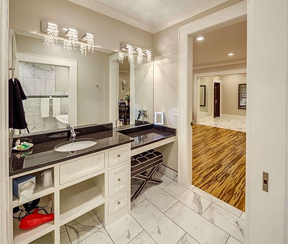 Photo 1 of 6 of Superior Suite