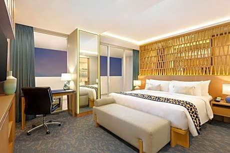 2 Bedroom Presidential Suite- 1 King Bed 1 Queen Bed- Balcony- Sea and City View