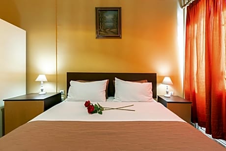 Alexandria Hotel