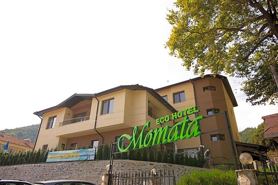 Eco Hotel Momata