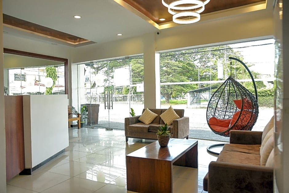 Tiptop Tower Suite Inn