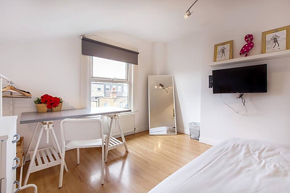 Tooting Broadway Studios & Rooms by PrimeCityHosts