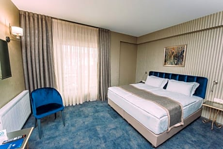 Family Room(Connecting)