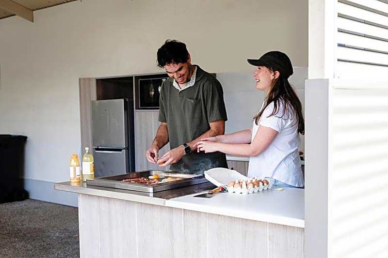 Highway 1 Holiday & Lifestyle Park