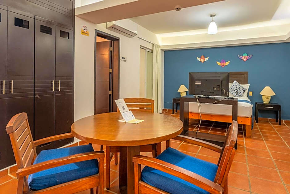 La Iguana Vallarta LGBT ADULTS ONLY - Romantic Zone - Party Clubbing Street