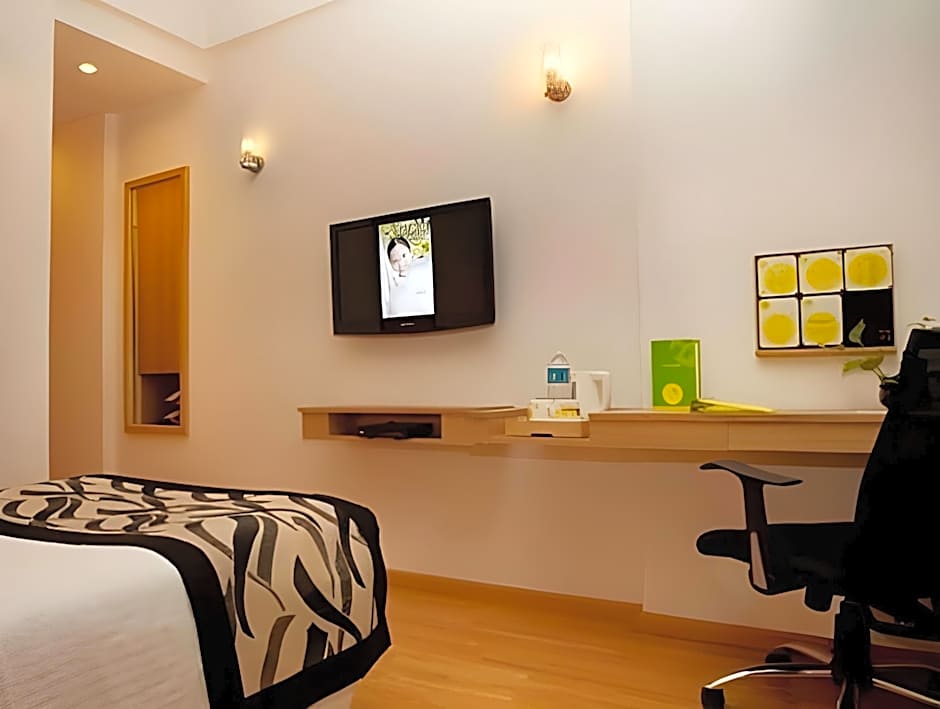 The Lemon Tree Udyog Vihar Gurgaon