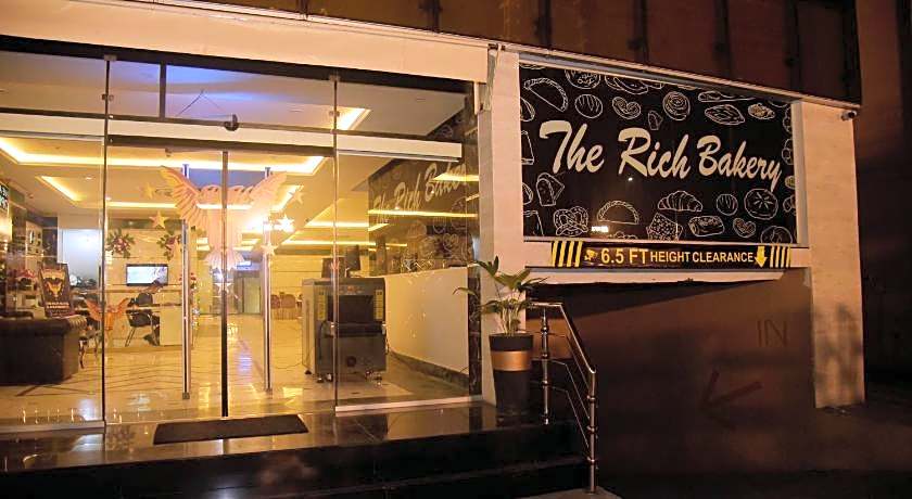 The Rich Hotel & Apartments