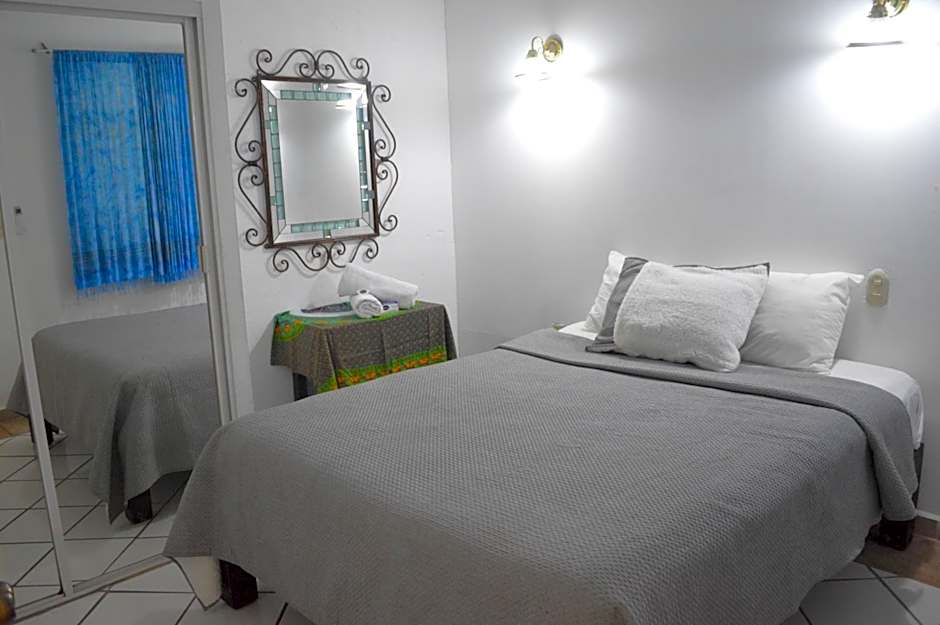 Alexandross Hostel