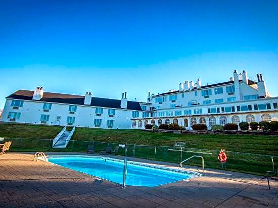 The Lucerne Inn