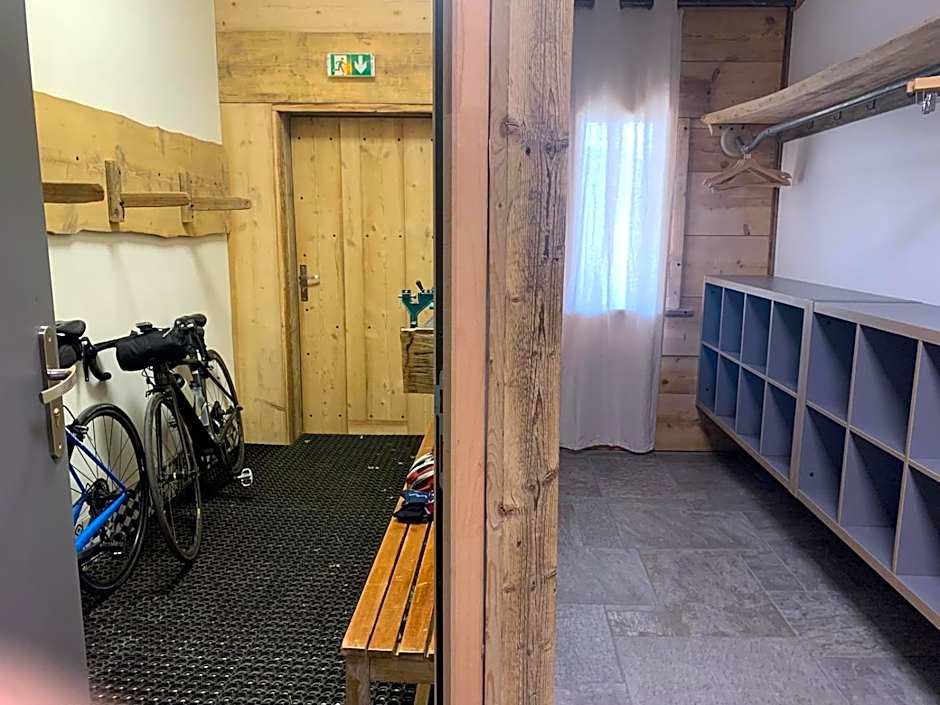 CHALET HOTEL La TUVIERE BIKE INN