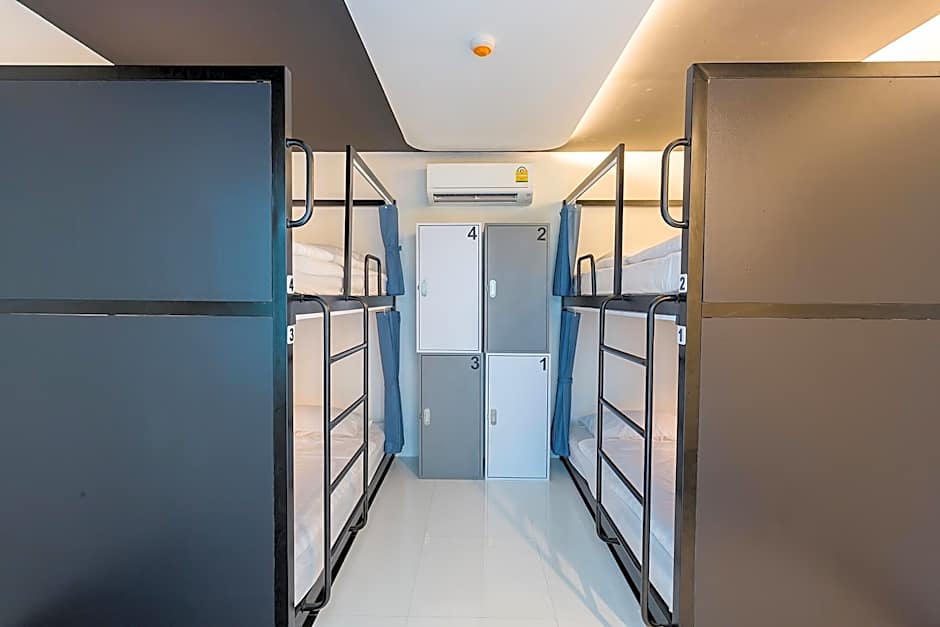 BearPacker Patong Hostel