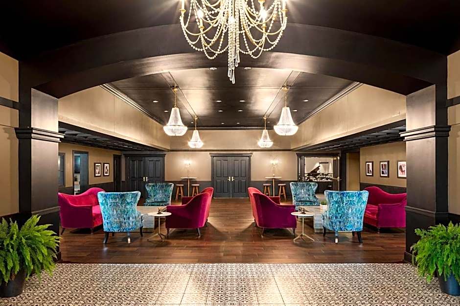 The Highlander Hotel Iowa City, an Ascend Collection Hotel