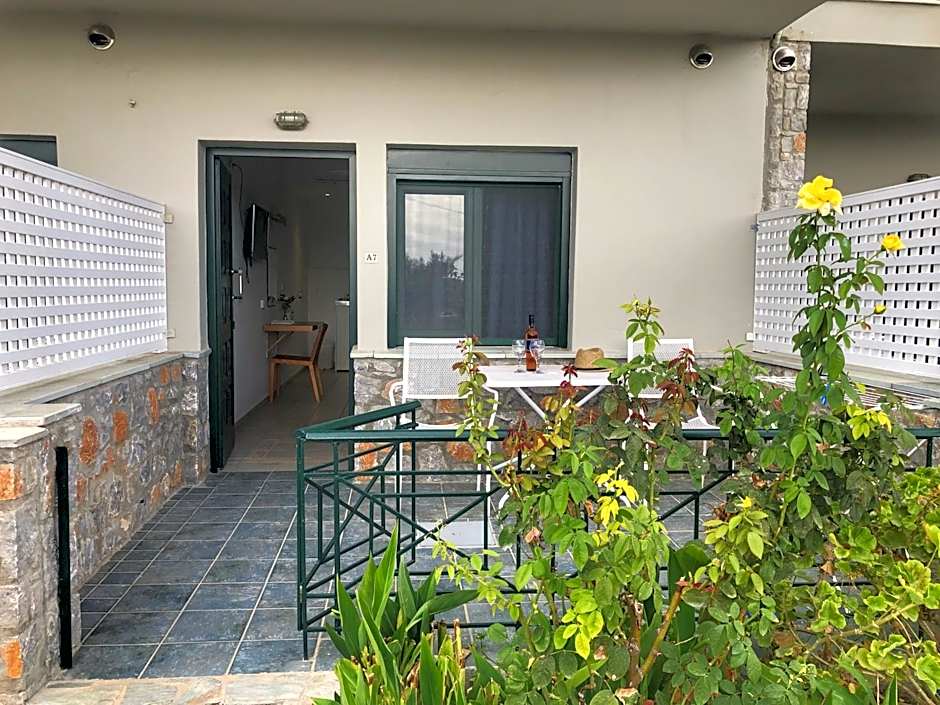 Photo 1 of 6 of Terrace