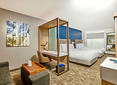 Suite with Two Queen Beds and Trundle Bed - Hearing Accessible