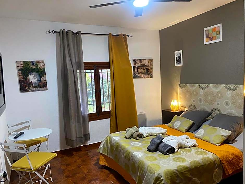 Casa Rural Paloma B&B