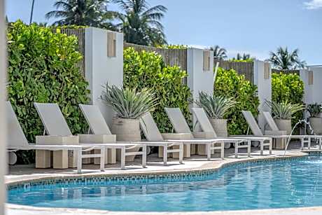 Comfort Inn & Suites Levittown