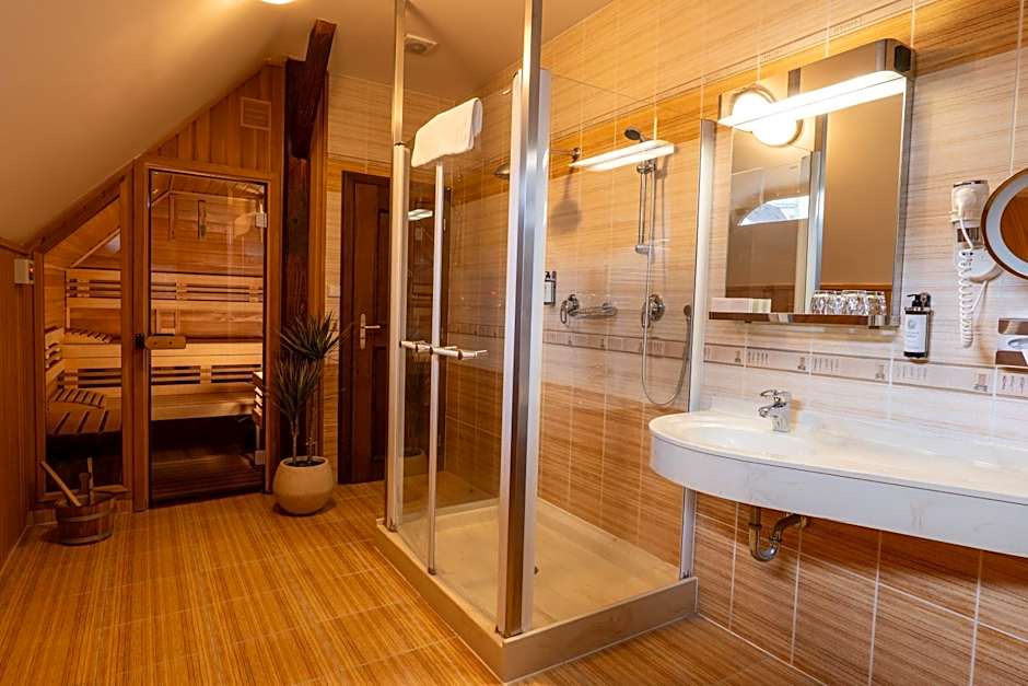 LH Hotel Gold