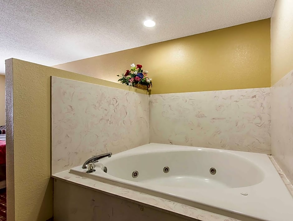 Quality Inn Andalusia