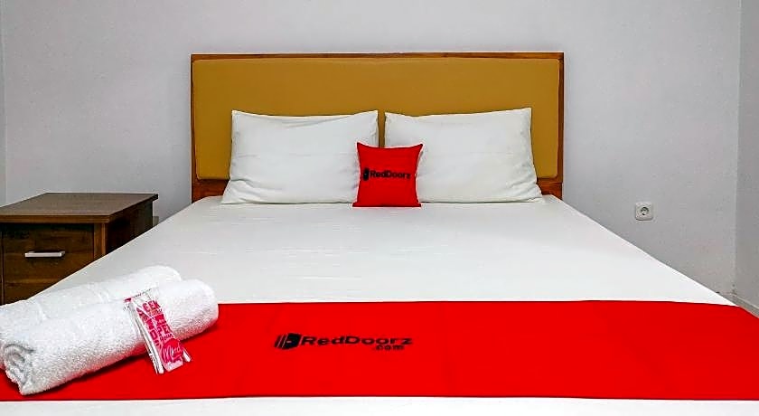 RedDoorz at Omah Candi Sari near Airport YIA