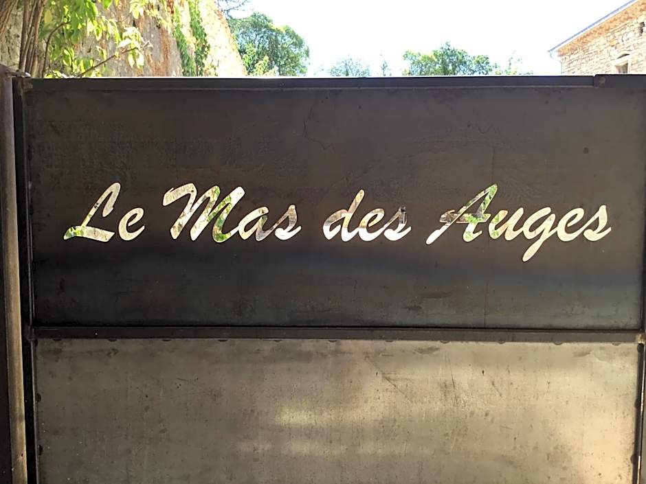 LE MAS DES AUGES