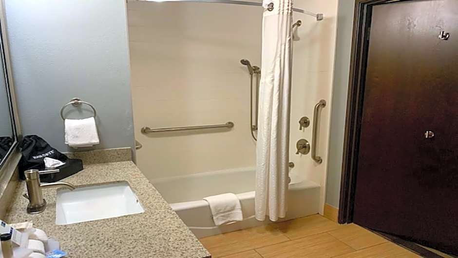 Holiday Inn Express & Suites Perry-National Fairground Area by IHG