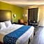 Travelodge by Wyndham Clarksville