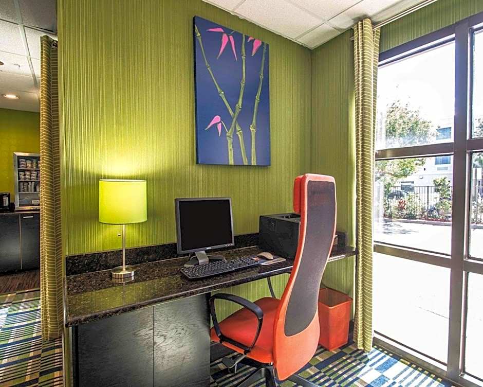 Comfort Inn & Suites Lantana - West Palm Beach South