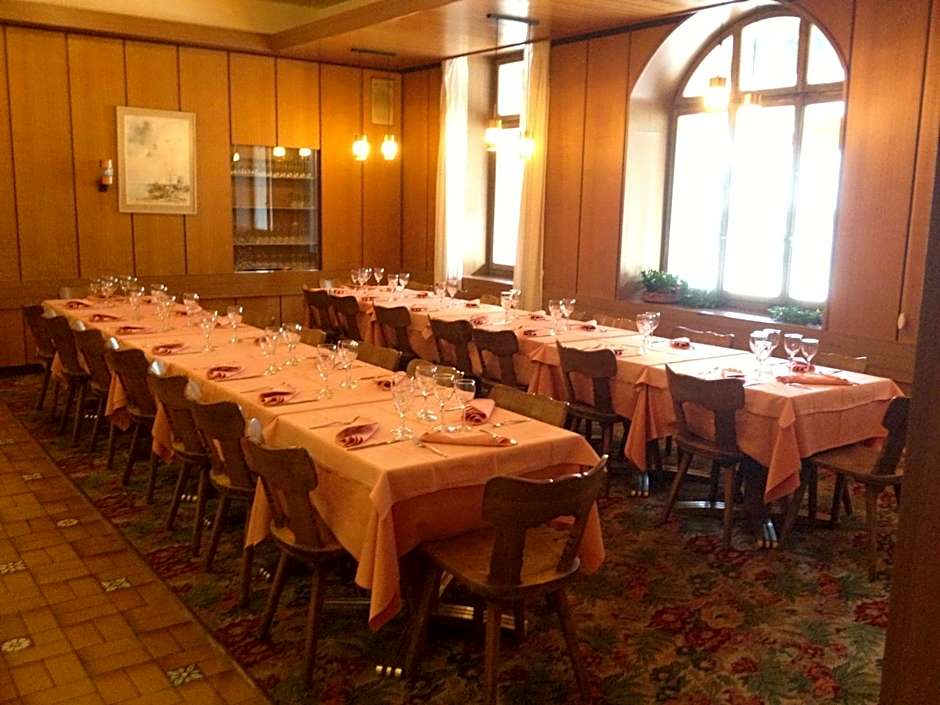 Hotel Des Alpes - Restaurant & Pizzeria