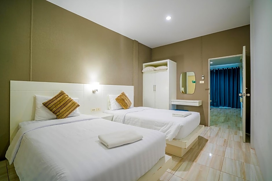 Photo 1 of 31 of Deluxe Twin Room