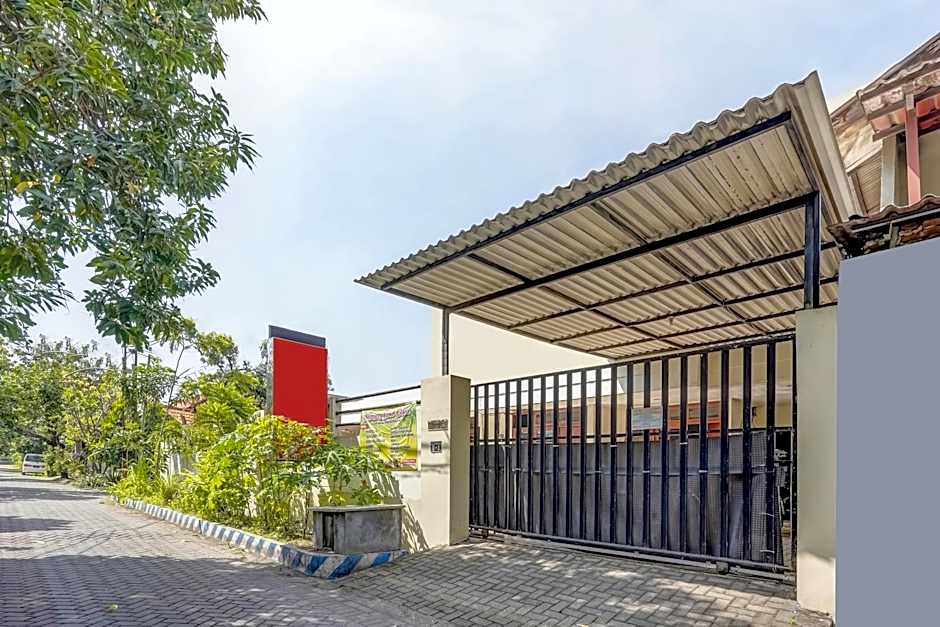 OYO 91361 Benlin D'kost Syariah