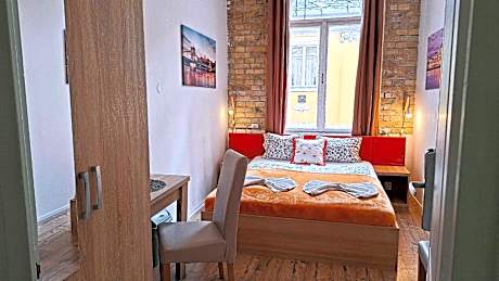 Double Room with Shared Bathroom and Kitchen