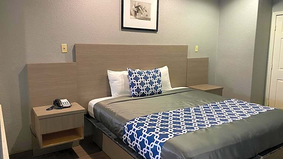 Island Suites Hobby Airport