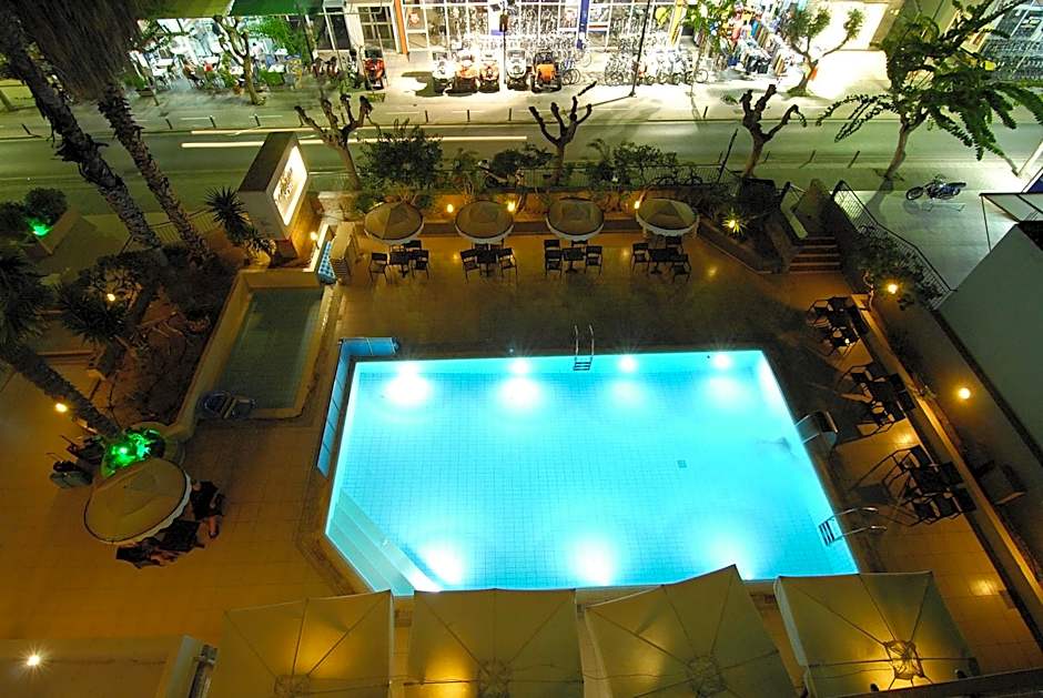 Saint Constantine Hotel