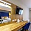 Days Inn by Wyndham Warwick North M40