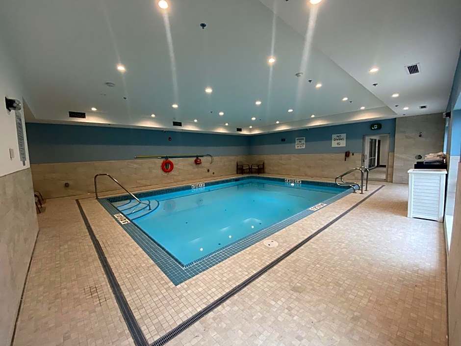 Holiday Inn Express And Suites Courtenay Comox By IHG