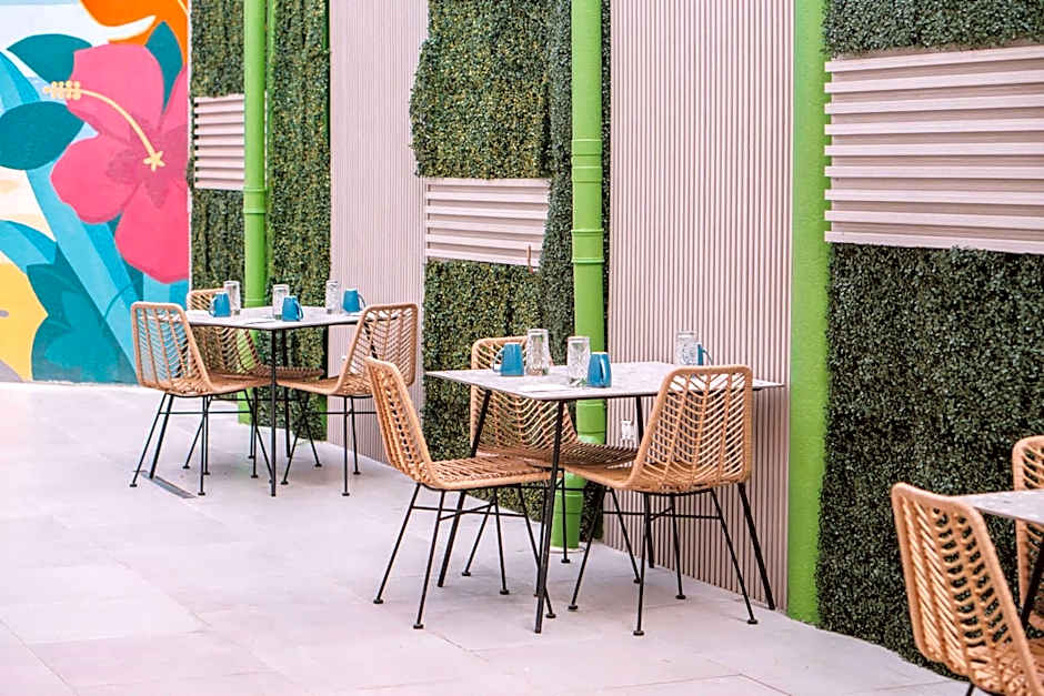 TRYP by Wyndham Aruba Adults Only Hotel