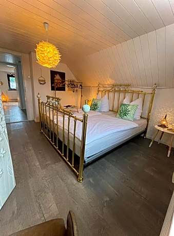 Casa Wellness am Wald 140 qm Bed & Breakfast & Wellness