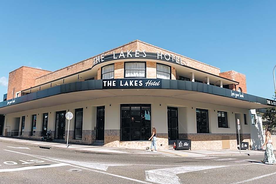 The Lakes Hotel