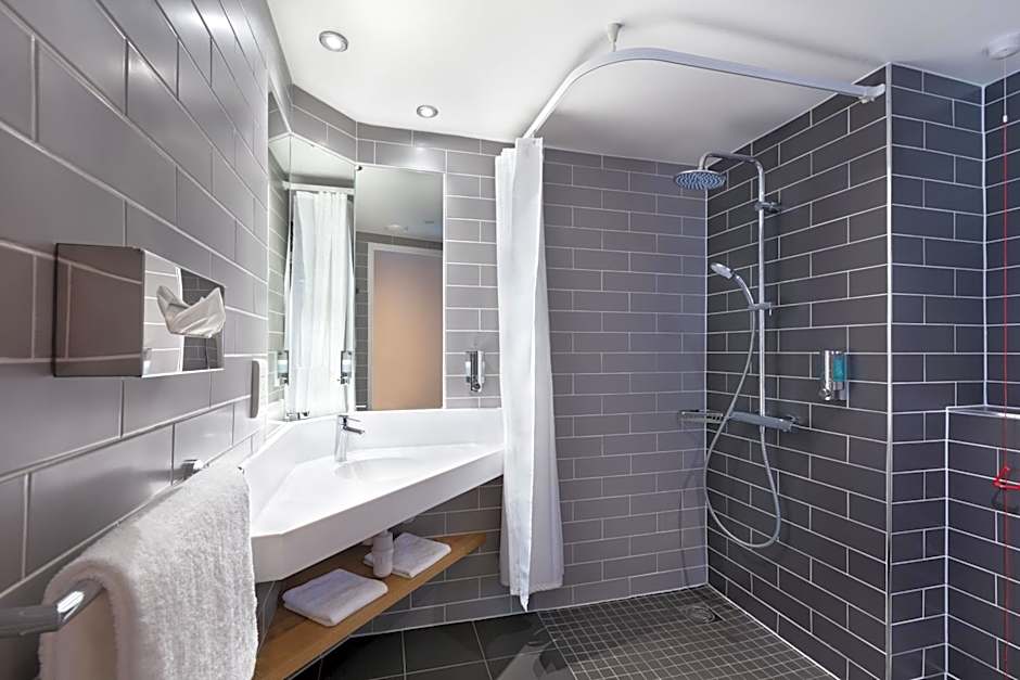 Holiday Inn Express Strathclyde Park M74, Jct 5 By IHG