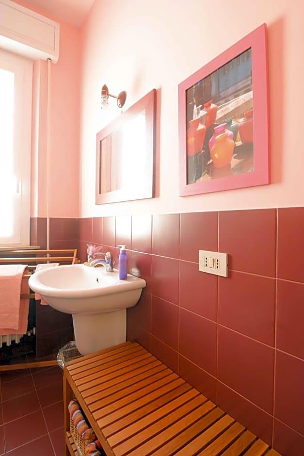 Casa Fuori Casa - 200 mt dal casello autostradale, parcheggio gratuito, garage moto