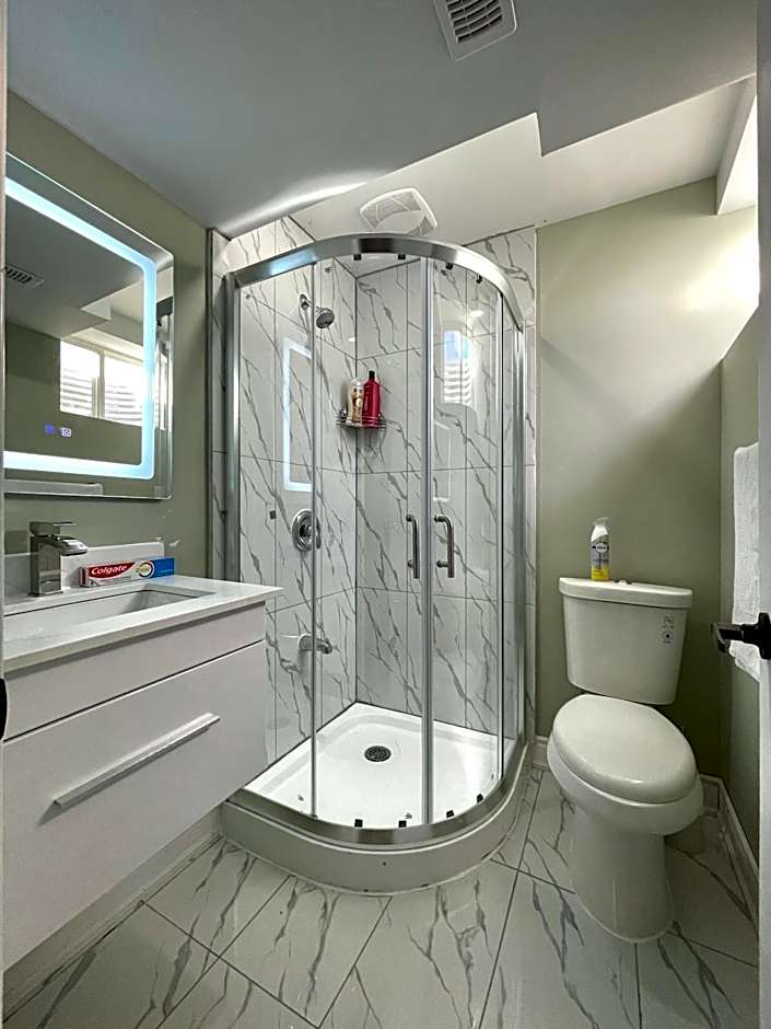 Two Bedroom Basement Ensuite 15 mins from The Niagara Falls