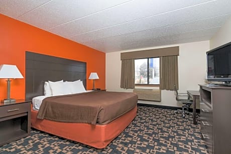 1 King Bed Non-Smoking